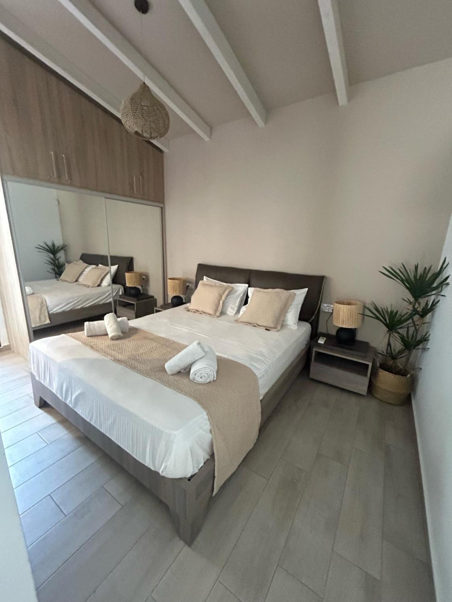 Ivory Style Maisonette Near Downtown Villa Heraklion Exteriör bild